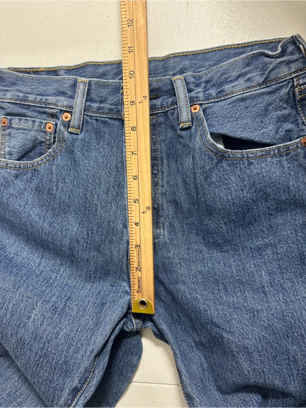 Levis 501 Mens Original Fit Button Fly Straight Leg Size 30x32 Blue Denim Jeans - Picture 11 of 13